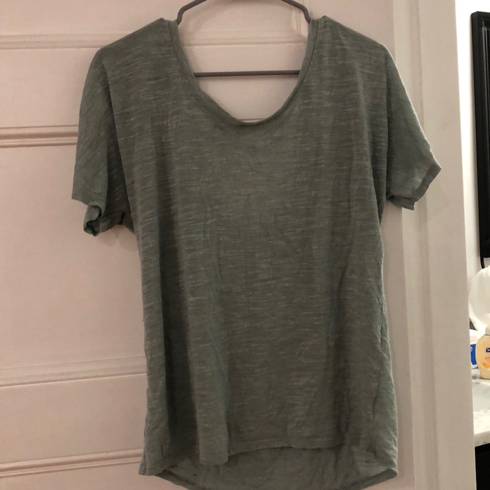Athletic short sleeve top